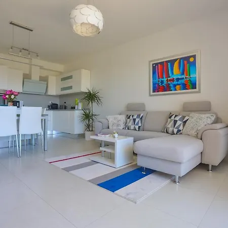 Luxury Apartment Big Blue Split Split
