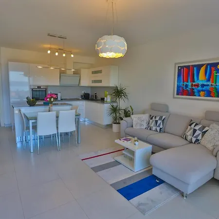 Luxury Apartment Big Blue Split