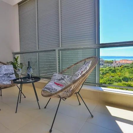 Luxury Apartment Big Blue Split Apartment *
