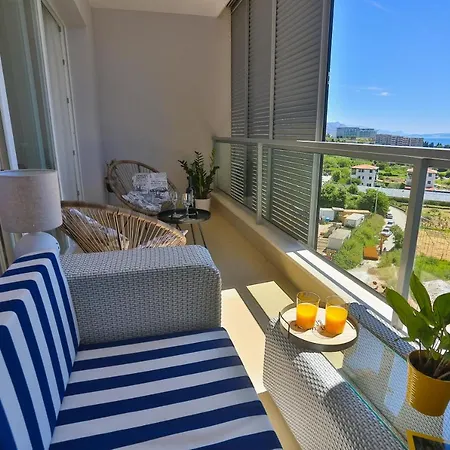 Luxury Apartment Big Blue Split